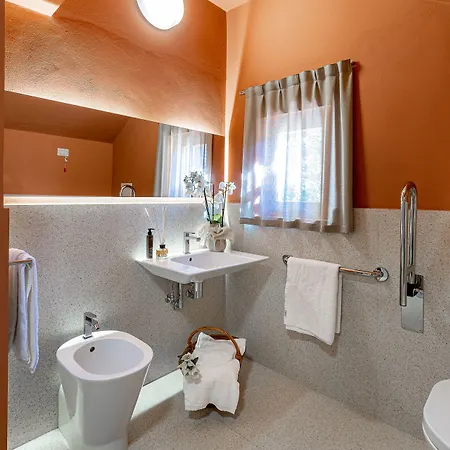 Poggiovalle Tenuta Italiana Hotel 4*