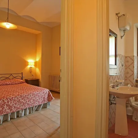 Poggiovalle Tenuta Italiana Hotel 4*