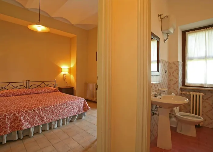 Poggiovalle Tenuta Italiana Hotel 4*